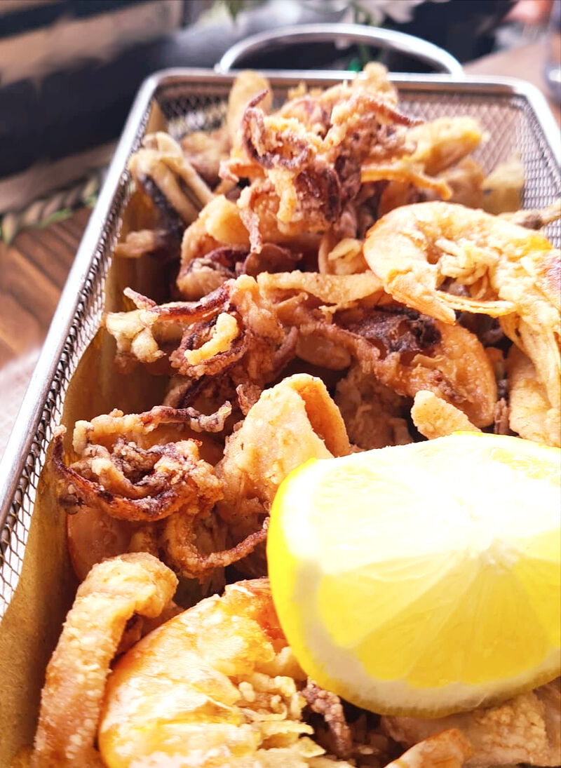 frittura di calamari e gmaberi