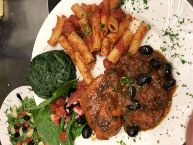 Pollo Livornese mit Penne Arrabiata 