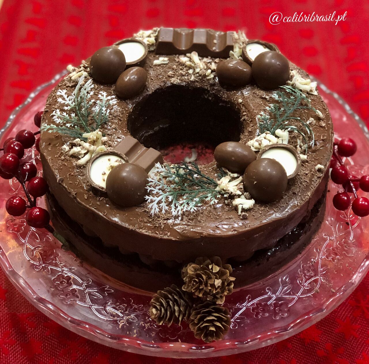 Bolo de chocolate em formato de guirlanda 