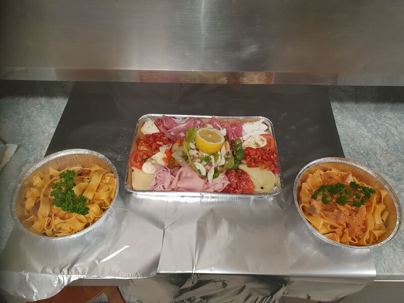 Antipasto con Tagliatelle al salmone