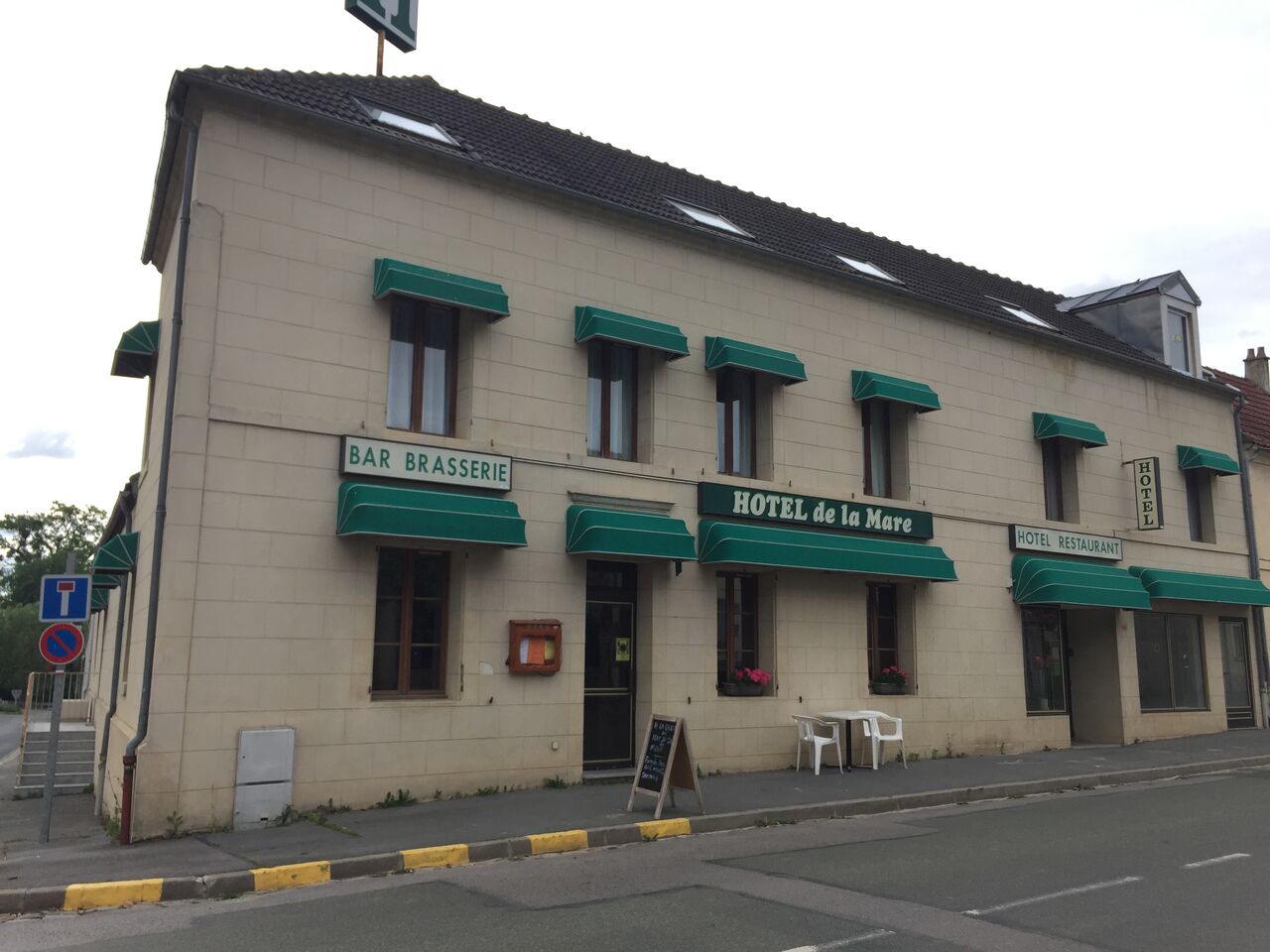 La façade de l'établissement