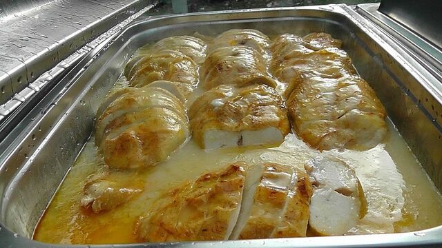 Hächnchenbrust in Souse
Куринная грудка в соусе