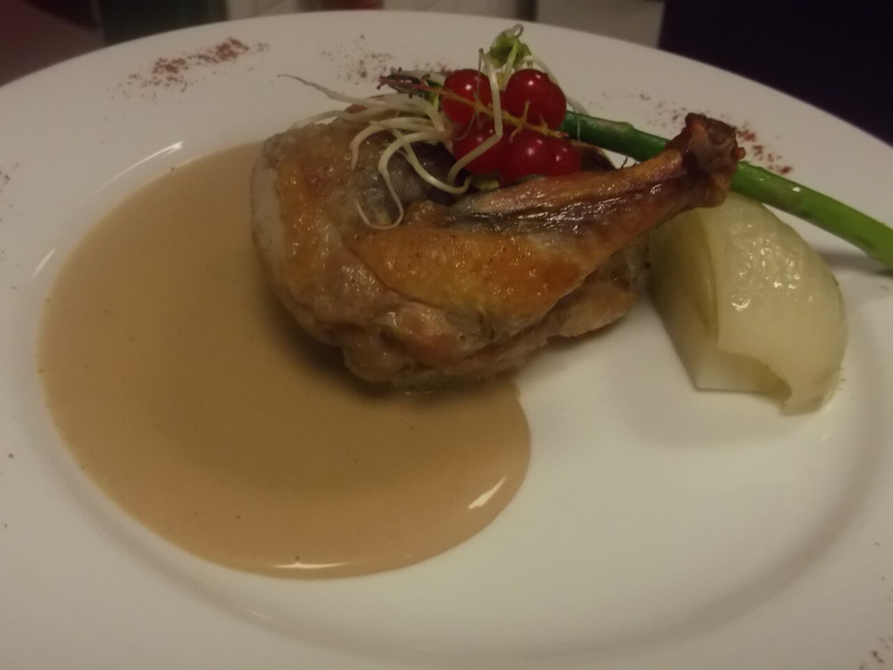 Suprême de pintade farcie au foie gras, sauce crème