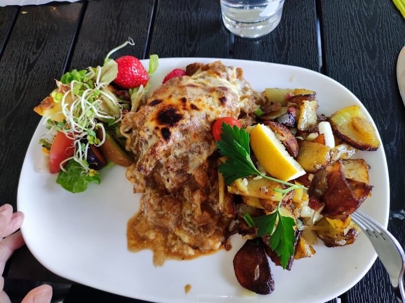 Steak Würzfleisch mit Käse überbacken