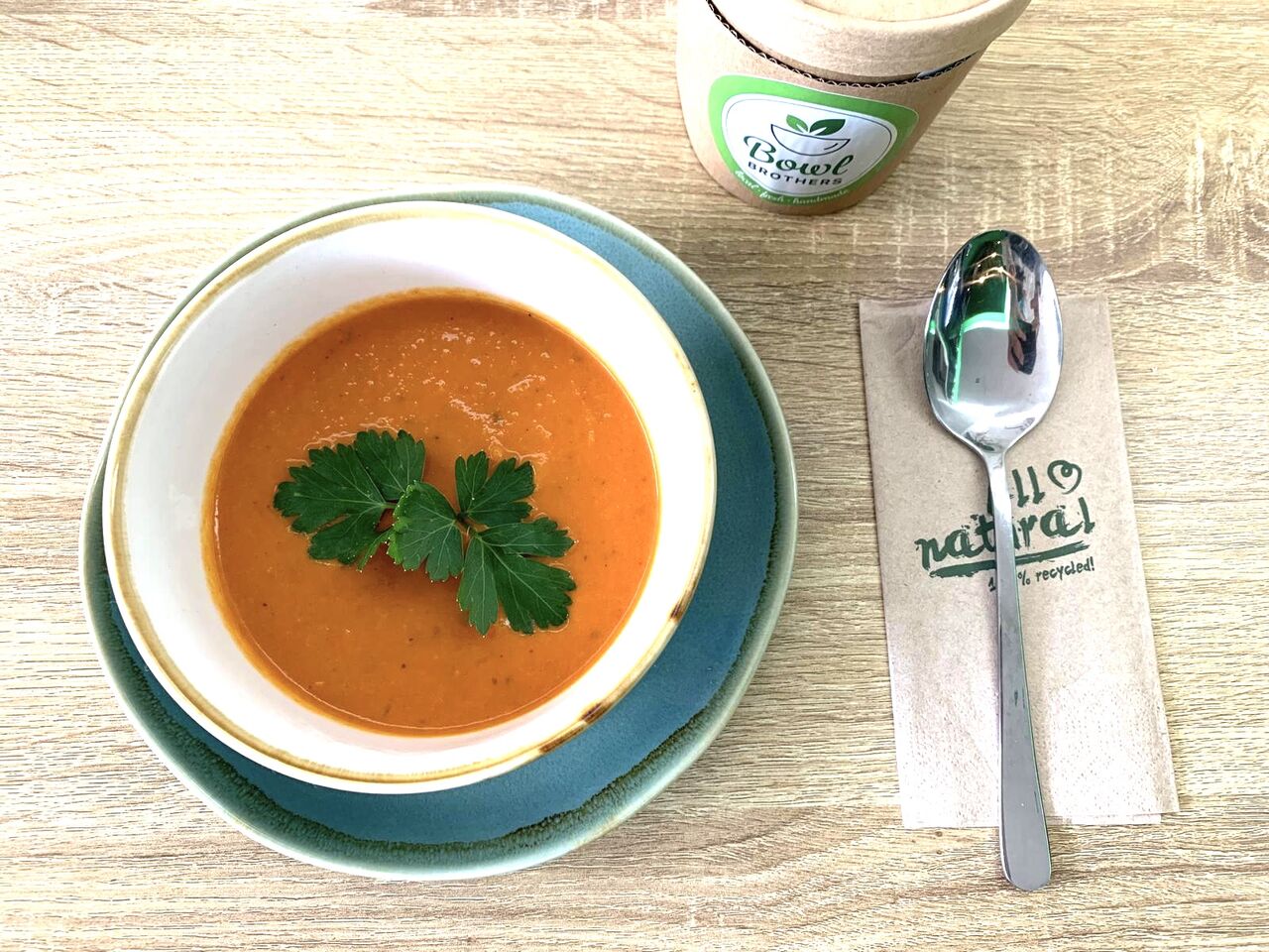 Leider ist die Kürbis Saison vorbei. Unsere Tomatensuppe bieten wir noch an!