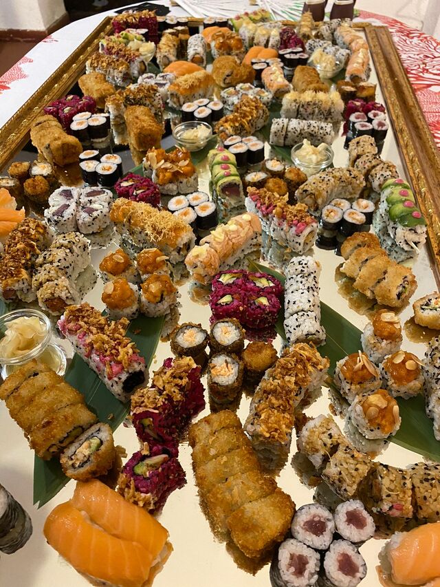 SPECCHIO DI SUSHI
MIX URAMAKI, HOSOMAKI, NIGIRI, SASHIMI