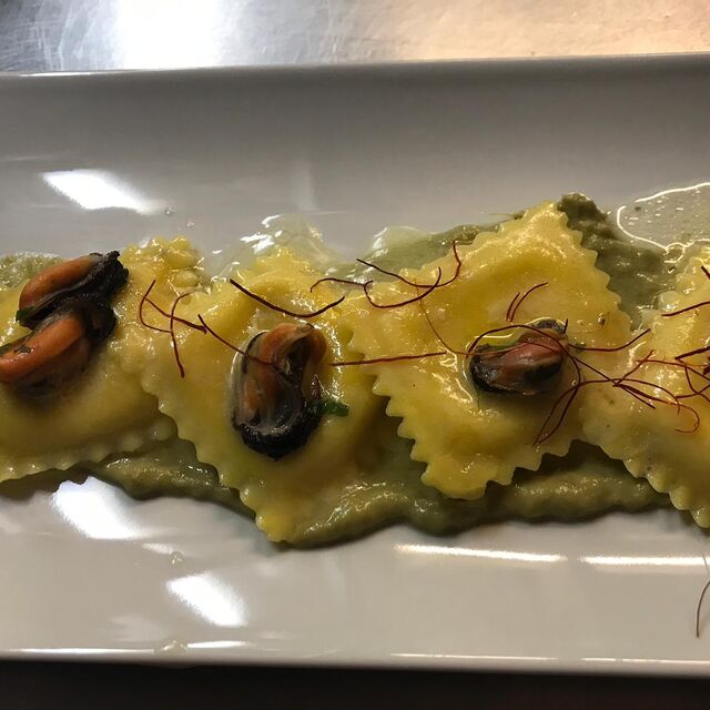 Ravioli cacio e pepe ai frutti di mare