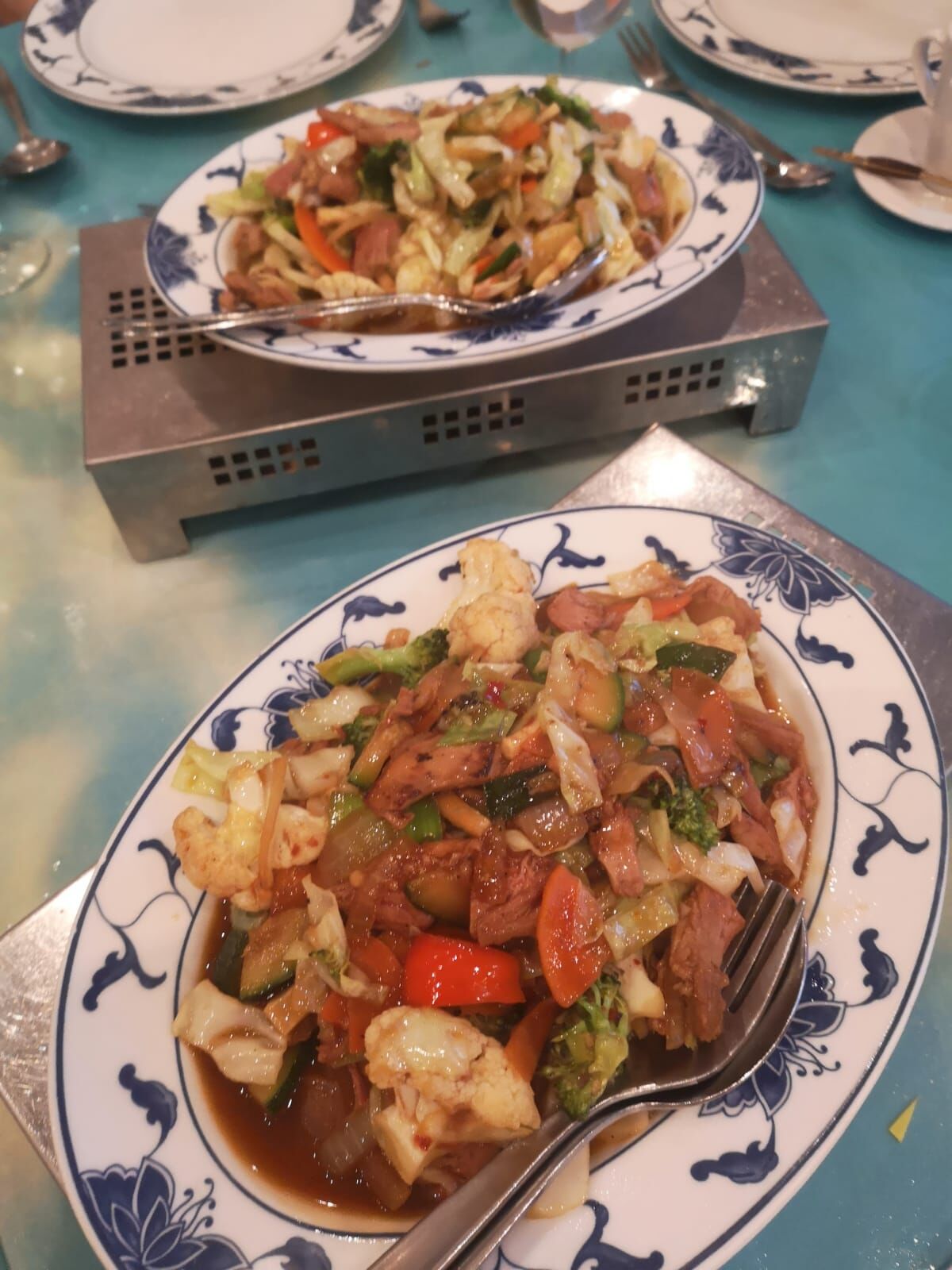 Pekingente: Diese Ente (gekocht) wird auf Wunsch gereicht (falls nach der eigentlichen Pekingente noch was rein geht).