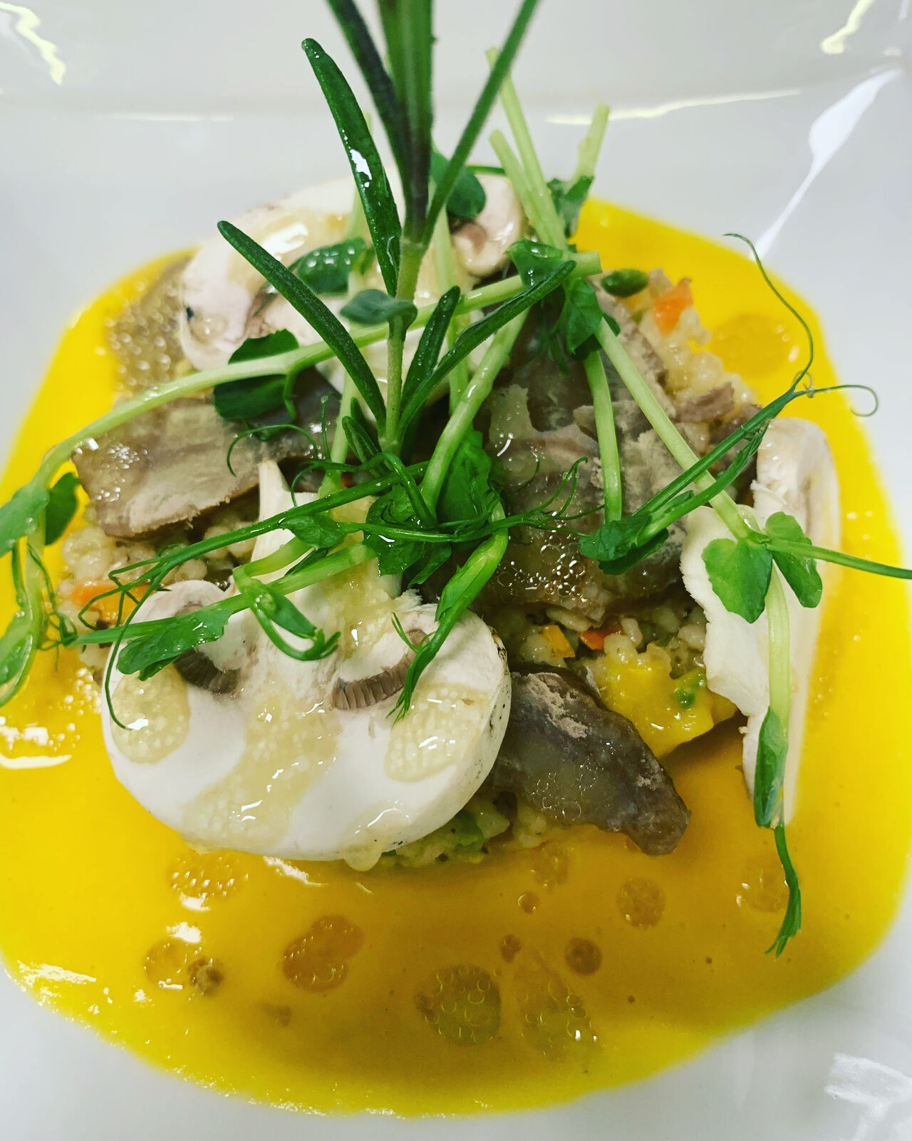 taboulé de céréales, champignons crus, vinaigrette mandarine