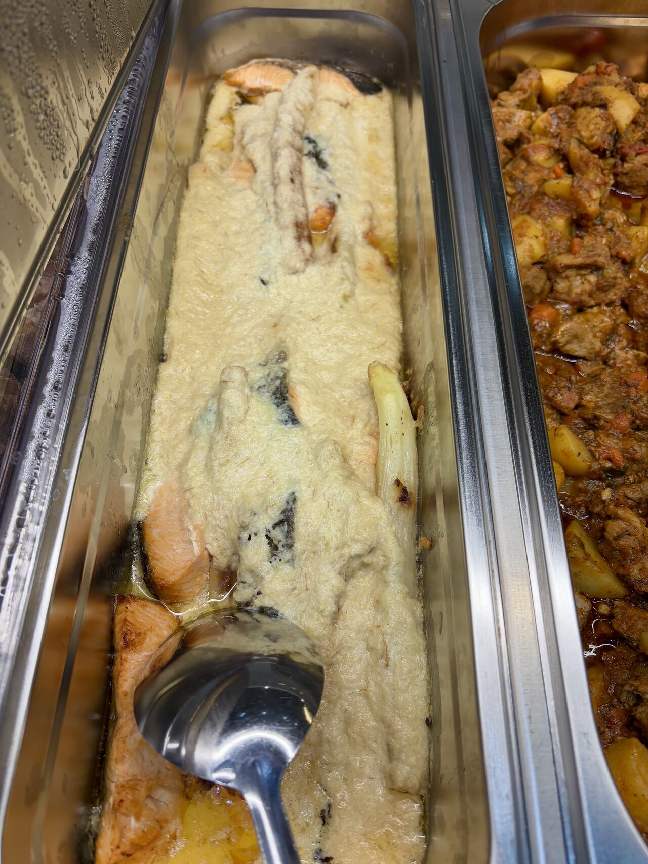 Lachs mit Spargel in Sahnesause 