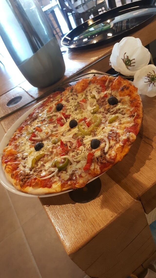 Pizza bolognaise