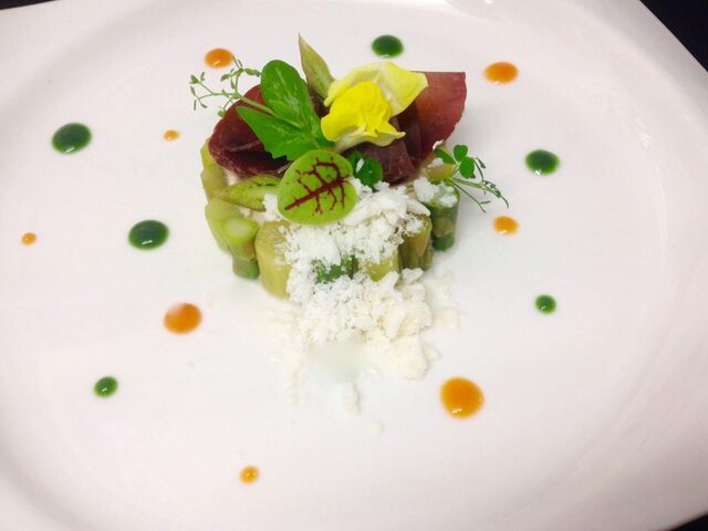 Asperge verte ,jambon ibérique granité au parmesan 