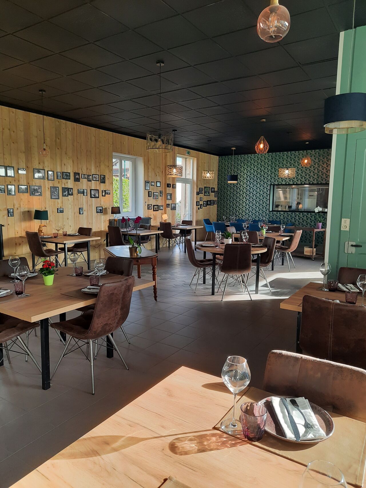 Pour vous recevoir, notre salle jusqu'à 80 cv