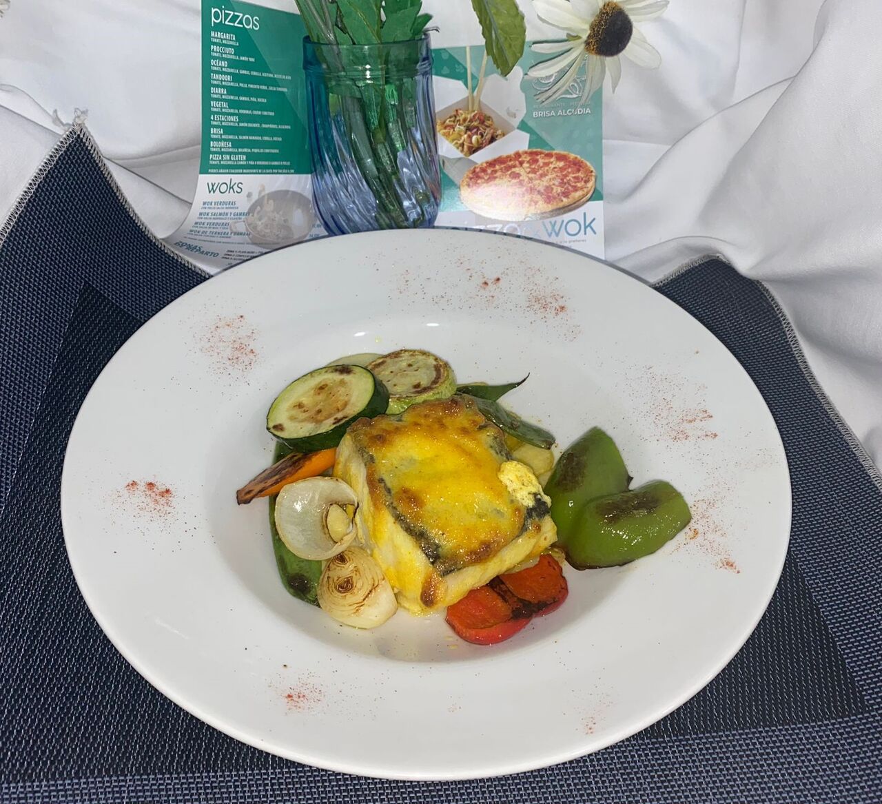 Bacalao asado al horno con alioli de azafran