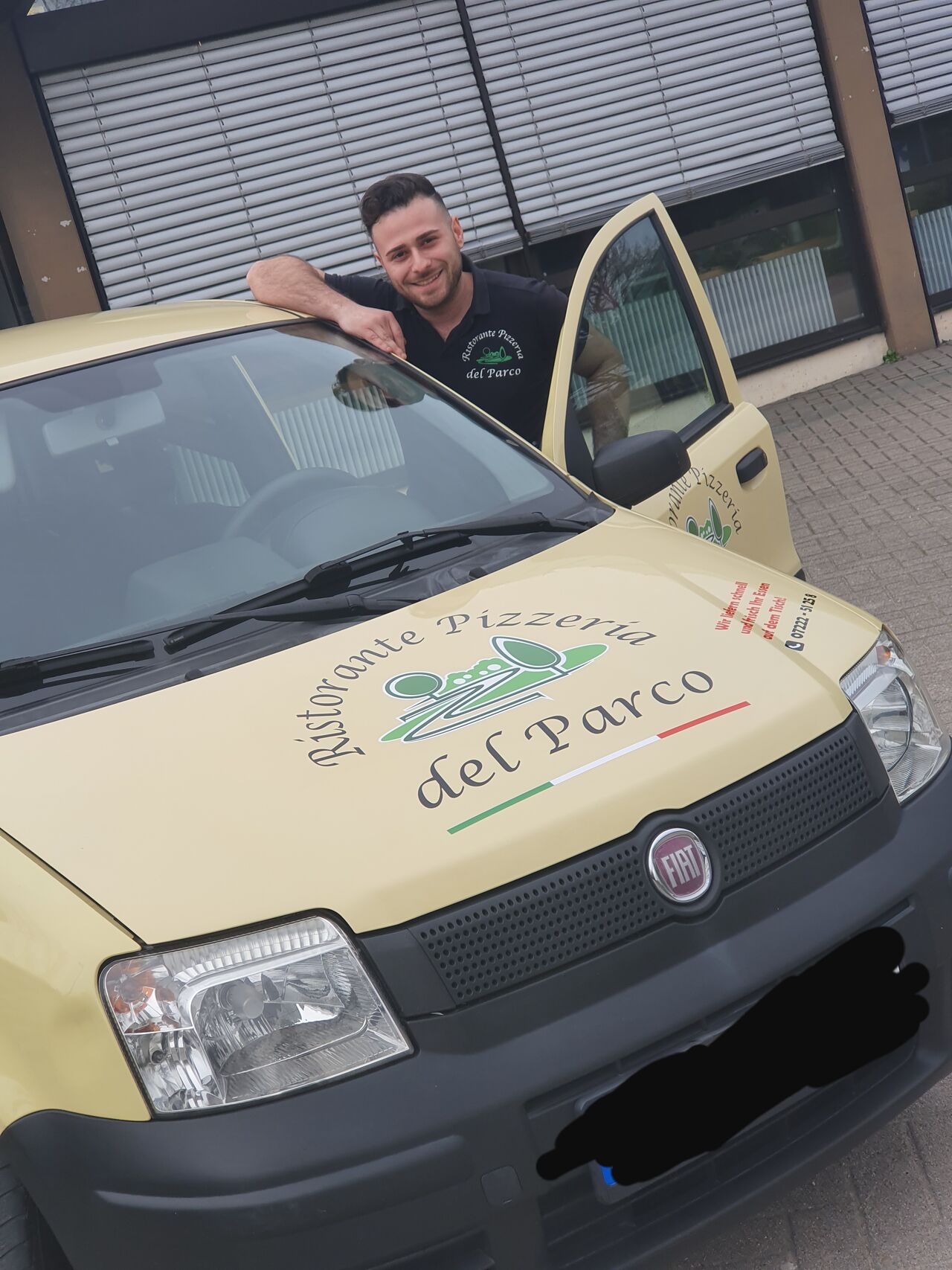 Wir liefern schnell und frisch
Ihr Essen auf den Tisch 