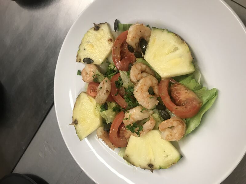 Salat mit Garnelen 