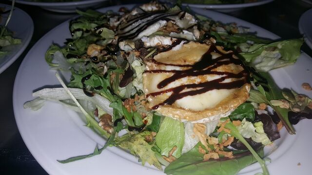 Ensalada de Queso Brie