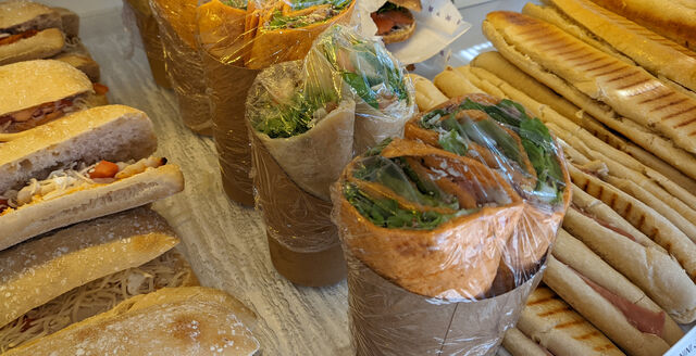 Ciabatta, wrap, panini. Bon appétit !