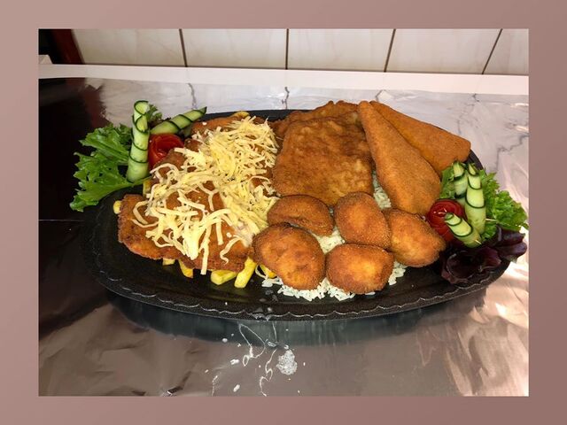 4 személyes tálak előrendelhetőek!
Tökéletes választás rendezvényekre, szülinapokra, ballagásra, családi összejövetelekre! 