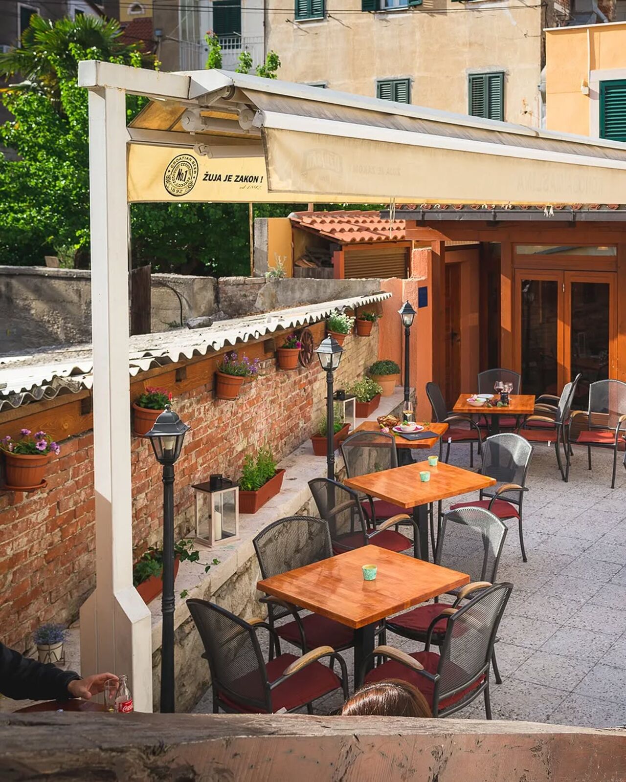 Rezervirajte svoj stol