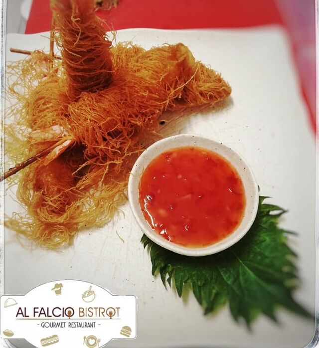 Gamberi in pasta kataifi con salsa agrodolce
