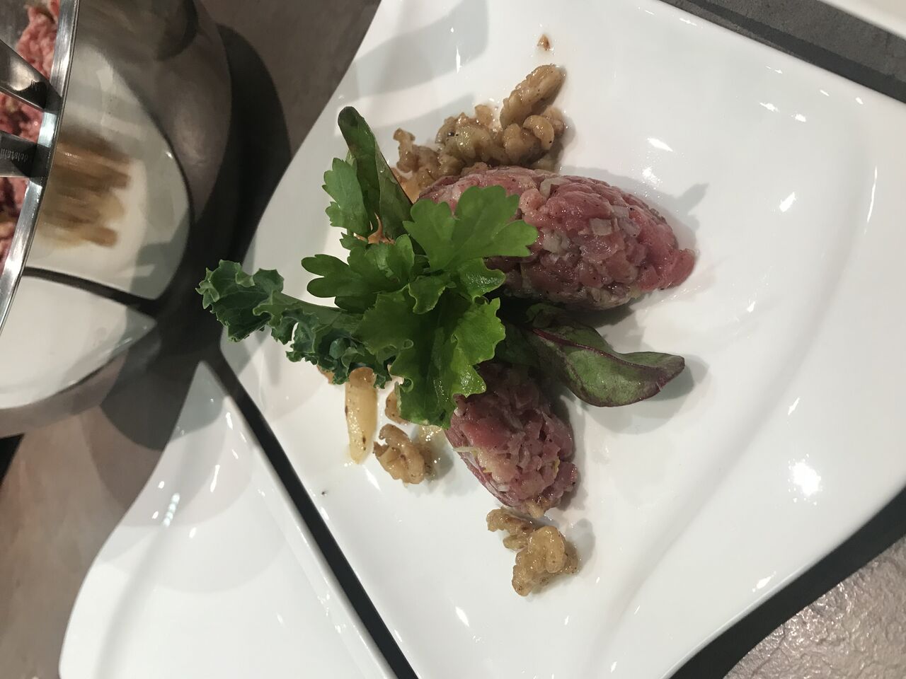 Rindertatar mit Wildkräuter 