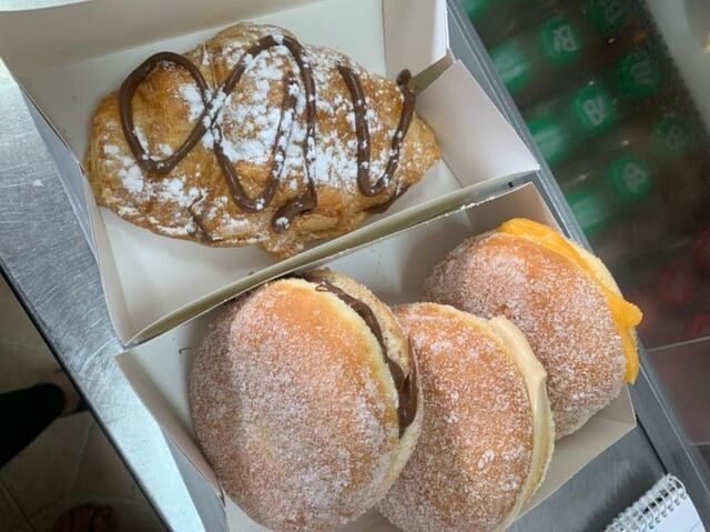 Croissant de Nutella e Bolas de Berlim de Doce de Ovos, Chocolate Branco e Nutella