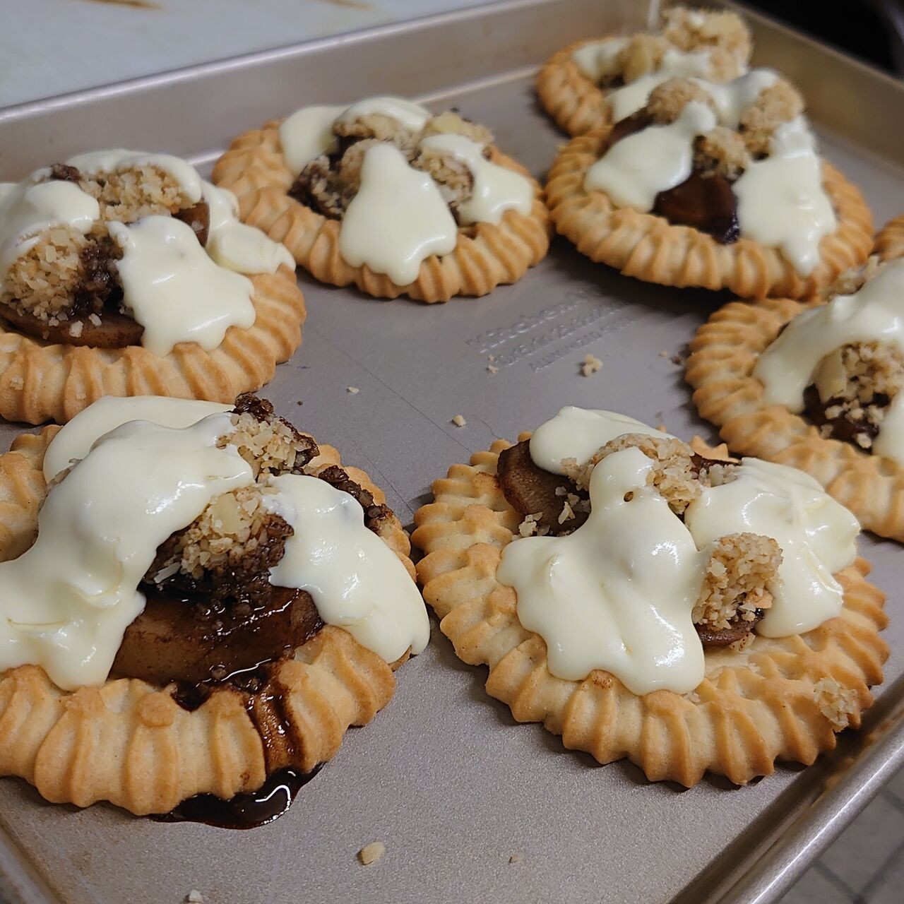 Einfach nur lecker: Birnen Tartelettes an Vanille Schaum