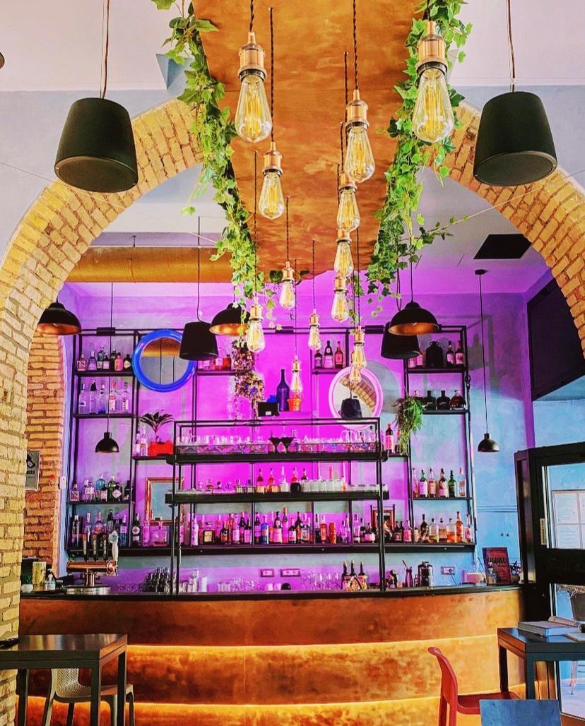 AMERICAN BAR (INTERNO)