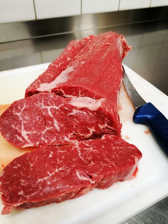 *herrlich marmoriert * zart im Biss * voll im Geschmack
Argentinisches Roastbeef 
