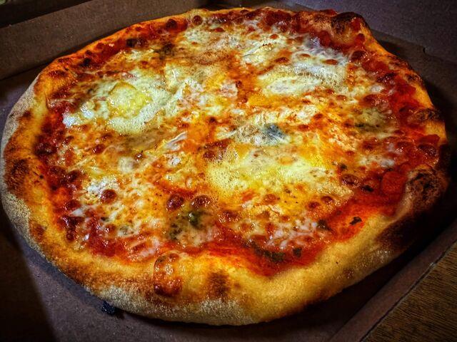 Vos pizzas sorte bien chaude de notre four !