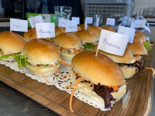 Hapje: belegde broodjes 