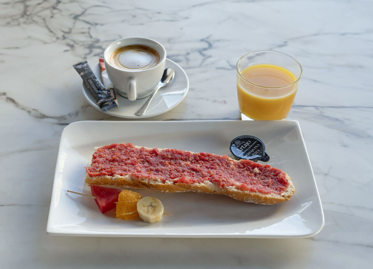 DESAYUNO TOMATE