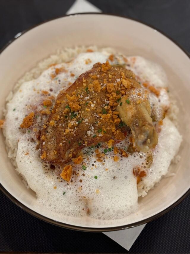 Suprême de poulet basquaise émulsion parmesan