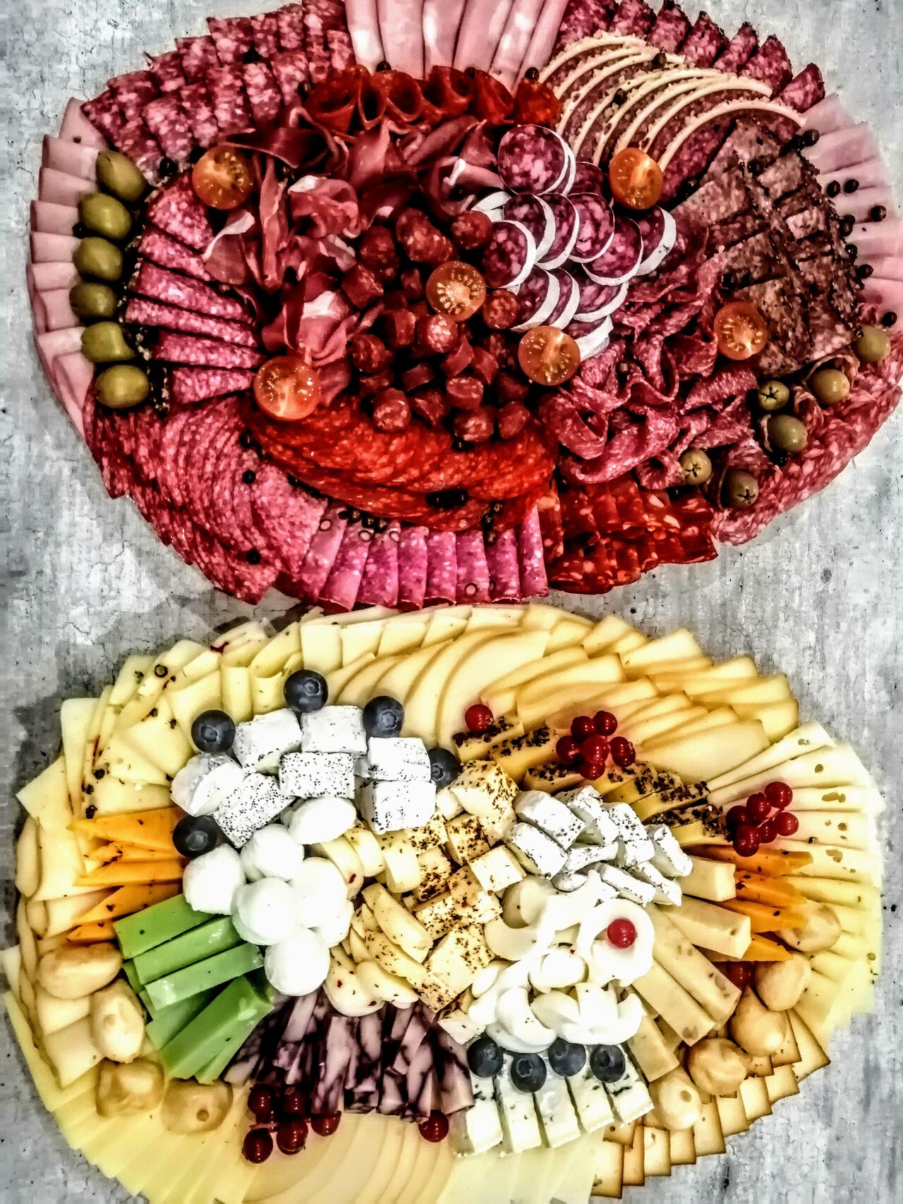 Slané mísy - salám a sýr