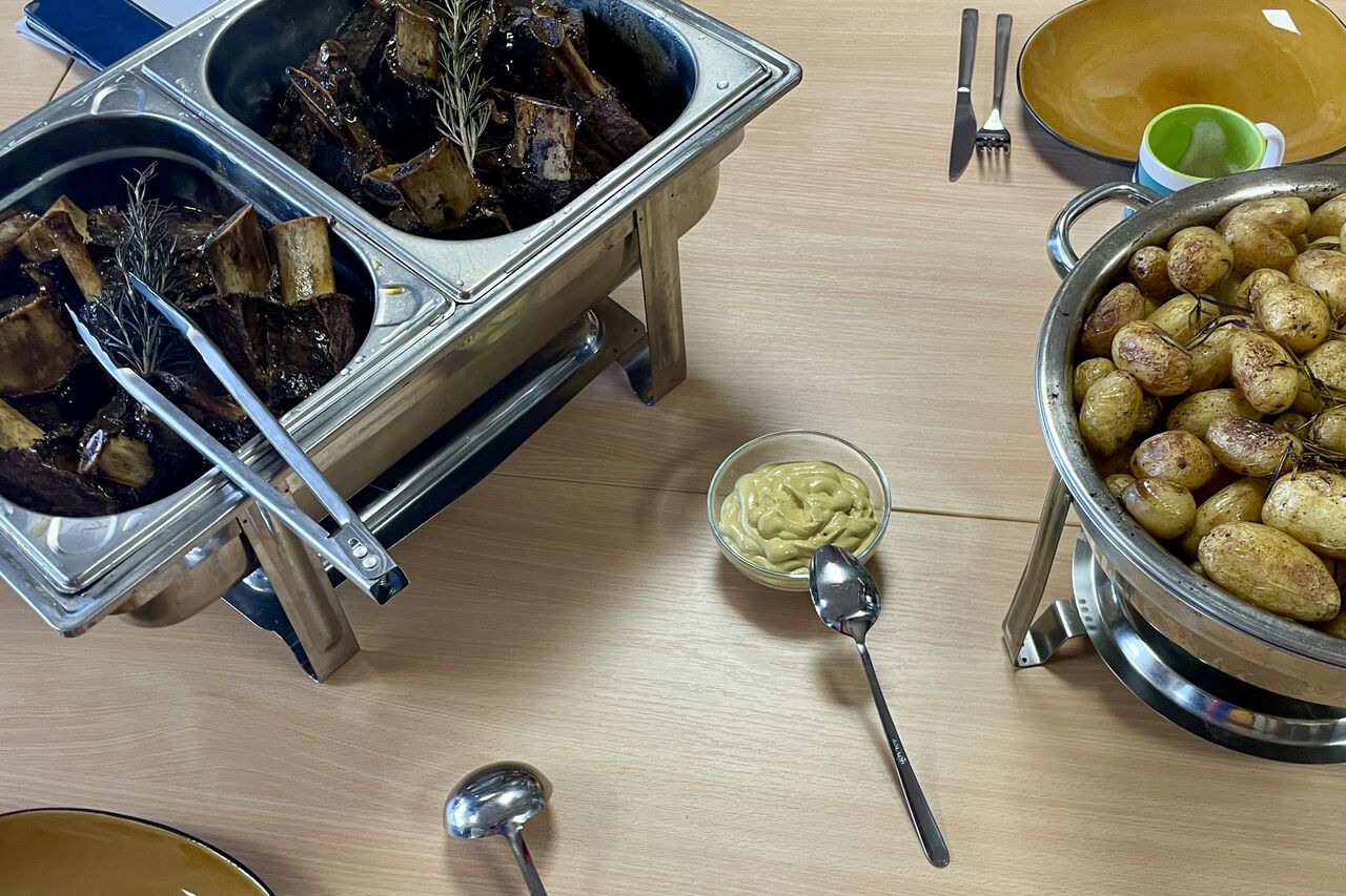 Jetzt NEU: Unser Beef Ribs Catering