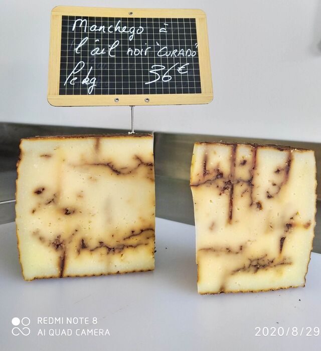 Manchego a l'ail noir