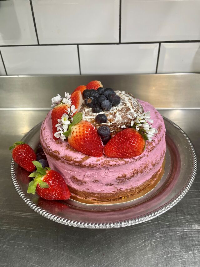 Naked cake aux fruits rouges