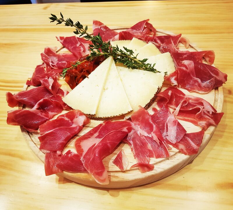 Jamon Serrano y queso manchego