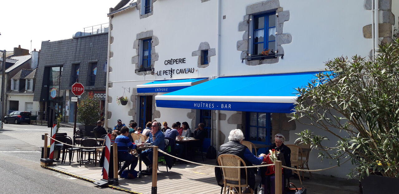 La possibilité d'accueil du public a été doublée par une terrasse en bois
