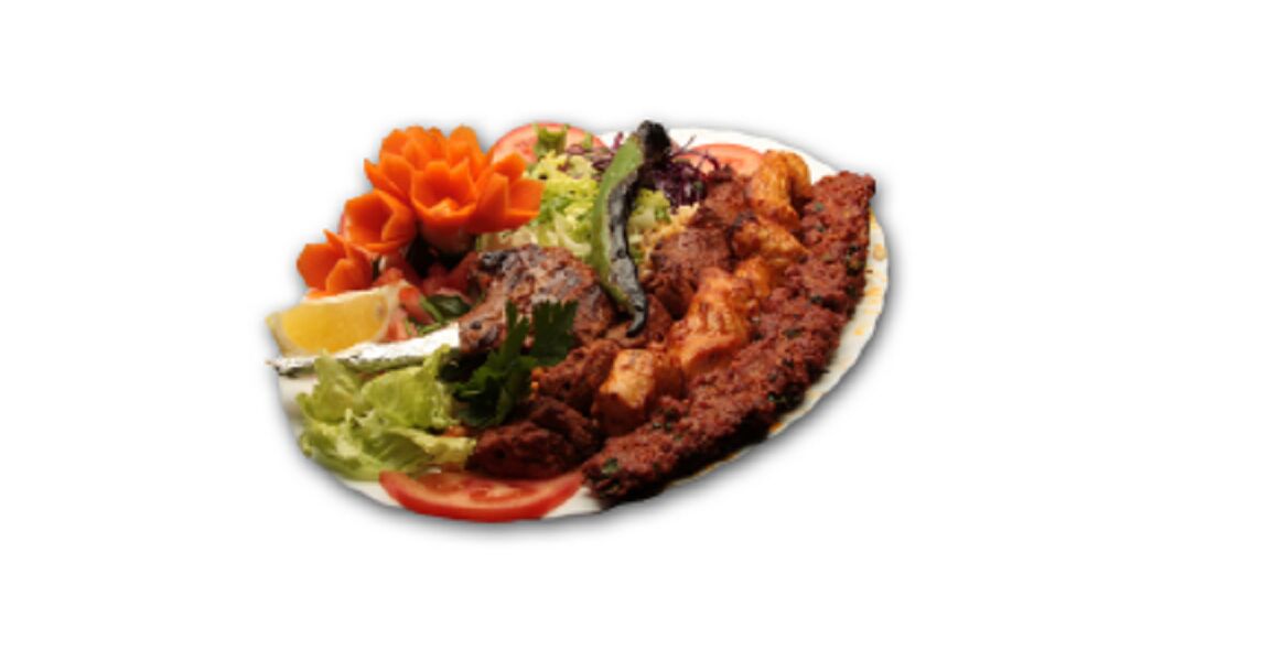 Mix Brochette (Poulet, Viande, et Kefta) - 16 EUR Un assortiment parfait de brochettes servies avec légumes.