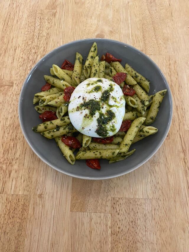 Penne pesto maison et burrata