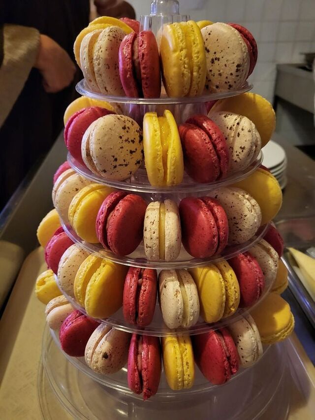 Pyramide de 60 macarons 