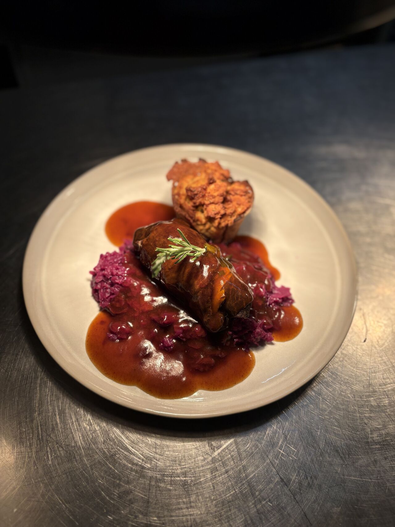 Rindsroulade | Semmel-Soufflé | Rotkraut