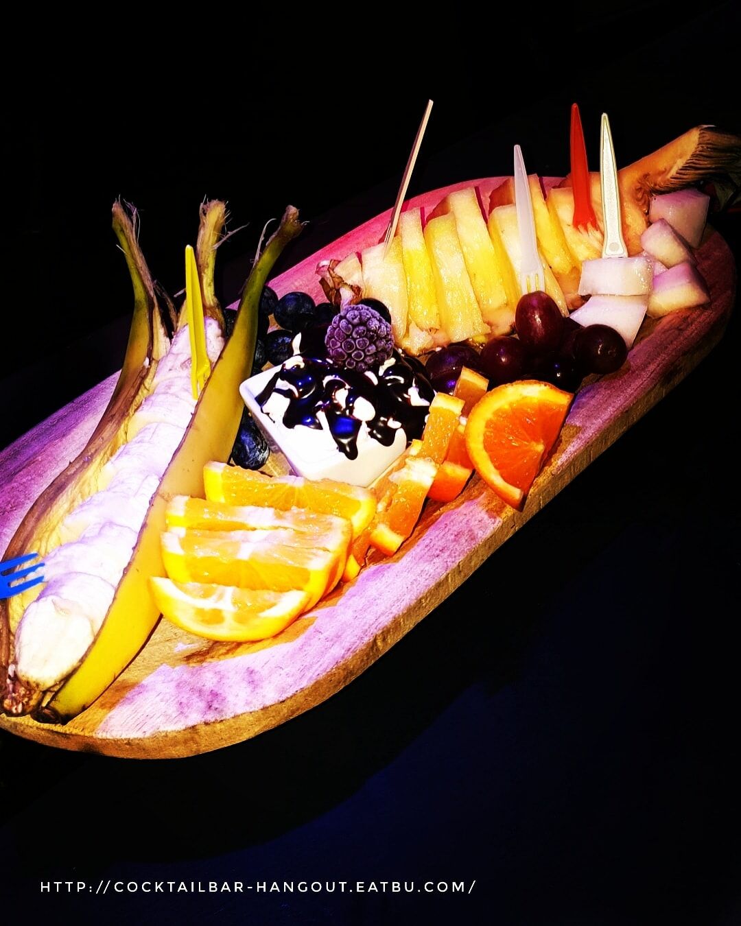 Hallo mein süßes Früchtchen! Darf ich an dir naschen???????🍇🍌🍍🍏