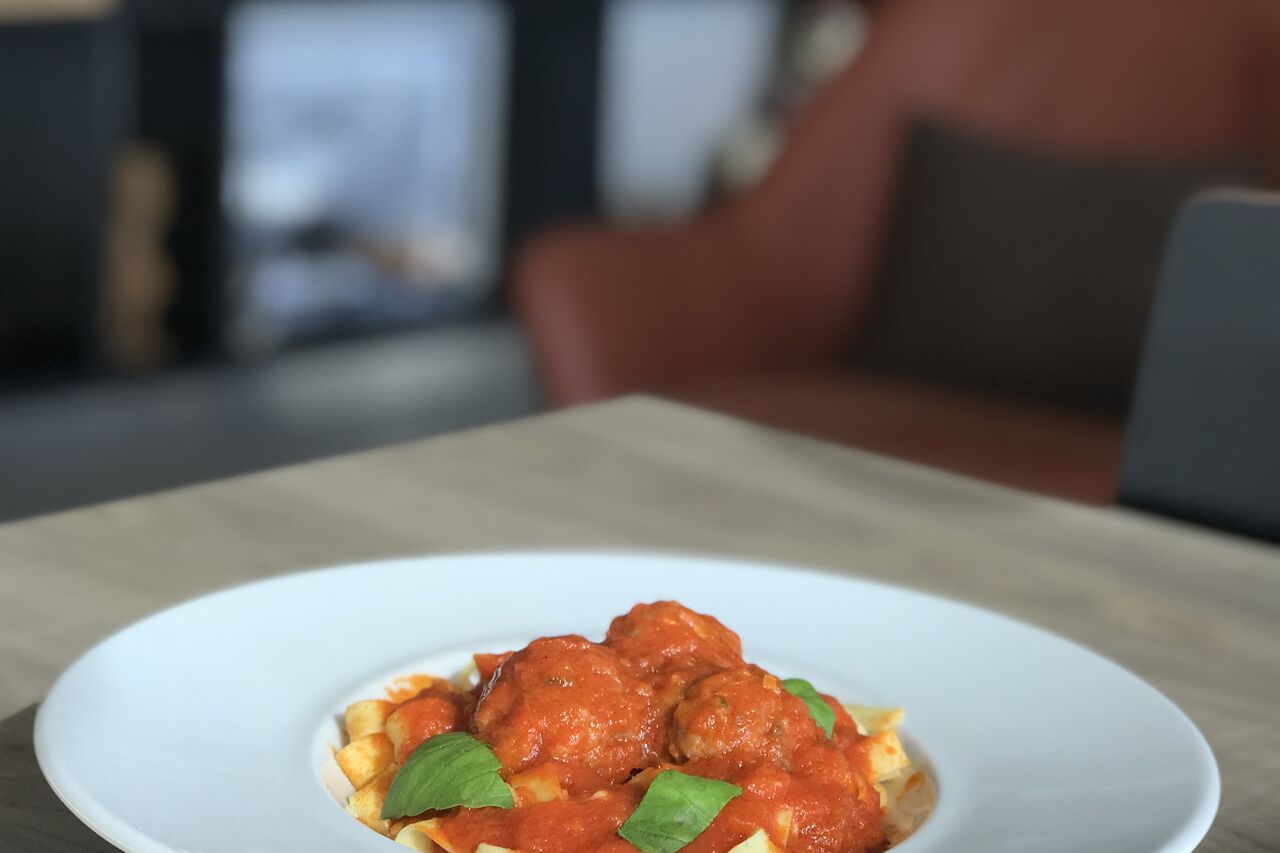 Tagliatelle & Almôndegas