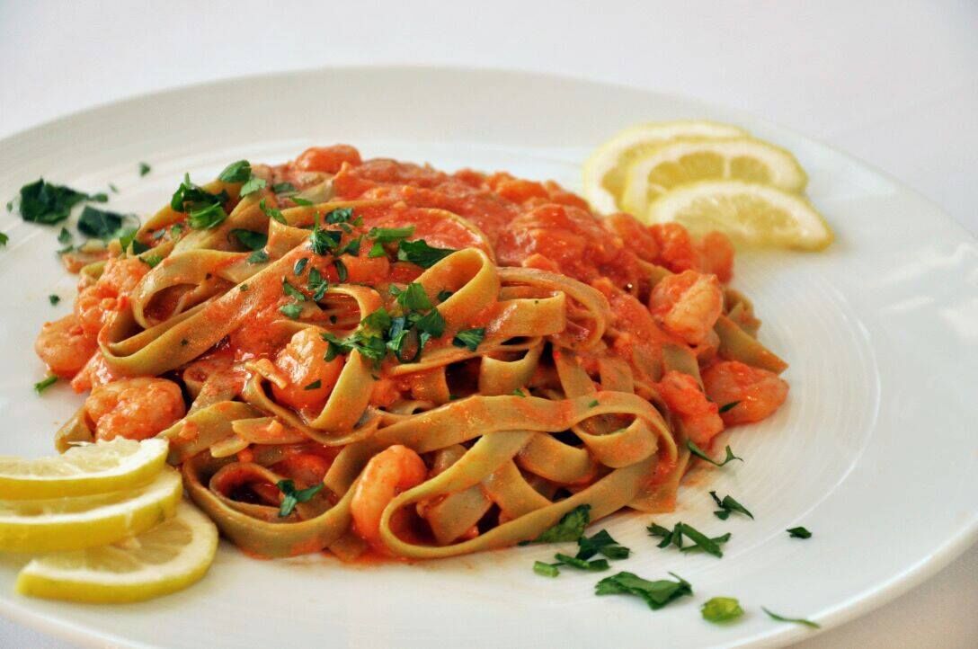 Zeleni rezanci s gamberima