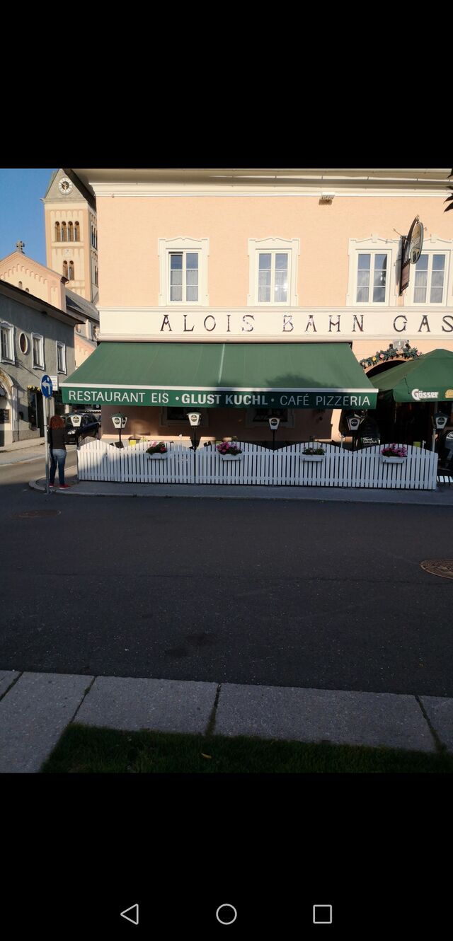 Ein Eis im Gastgarten