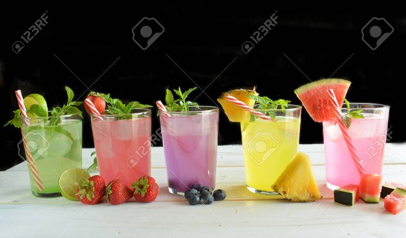 Mojitos de todos los sabores.
Oferta ⬇️
1 Mojito (4€)
2 Mojitos (7€)
