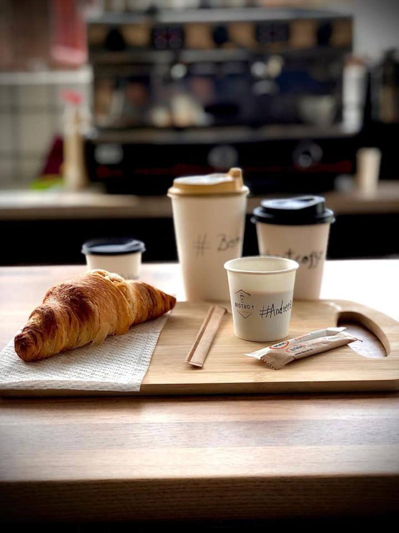 ☕ Pentru că iubim cafeaua și diminețile